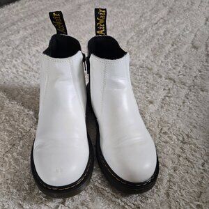 Dr. Martens Youth 2976 Leather Chelsea Boots Color: White size 7